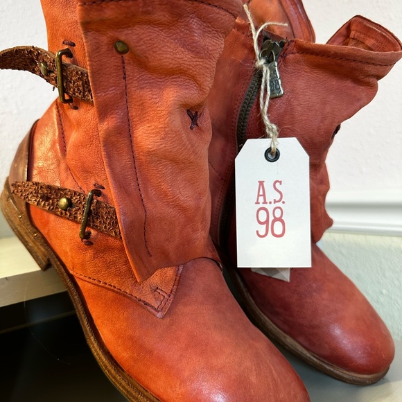 A.S. 98 Boots NWT, EU 39